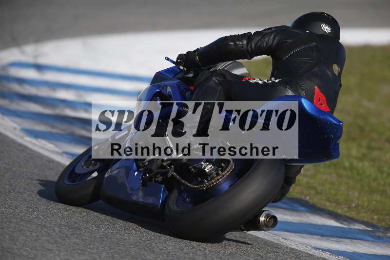 /Archiv-2024/02 29.01.-02.02.2024 Moto Center Thun Jerez/Gruppe gruen-green/backside